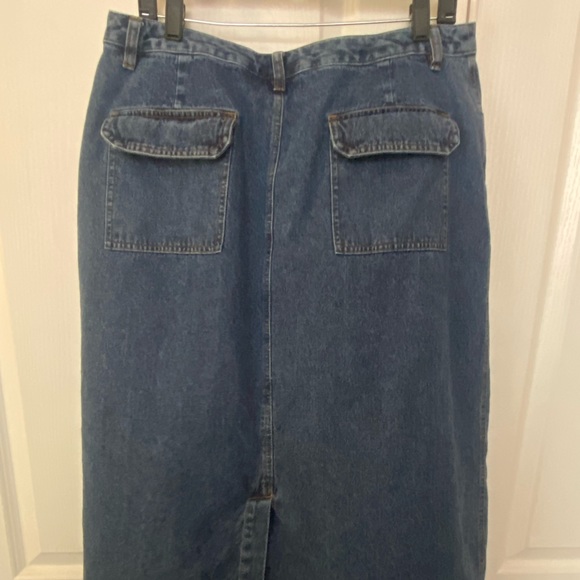 Long Denim skirt - Picture 2 of 4
